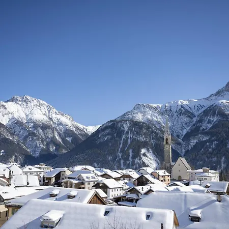 Chasa Sulai Apartamento *